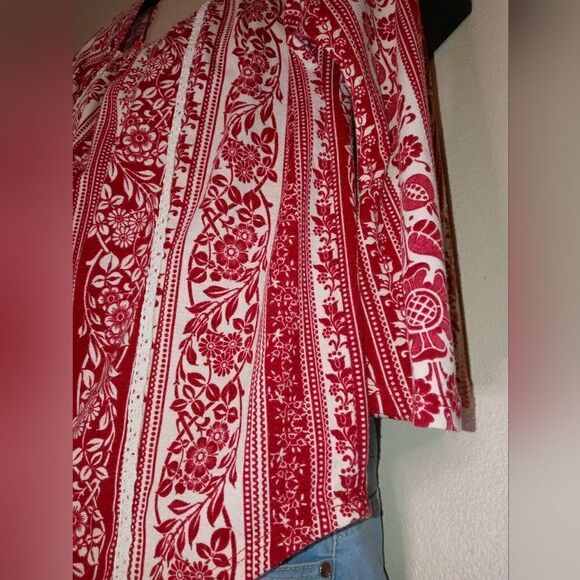 COPY - One blouse - Picture 6 of 16